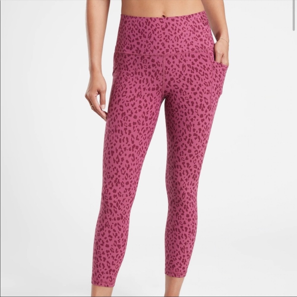 EUC-Athleta Salutation Stash Pocket I | 7/8 Tight Pink Leopard Print 🐆🩷